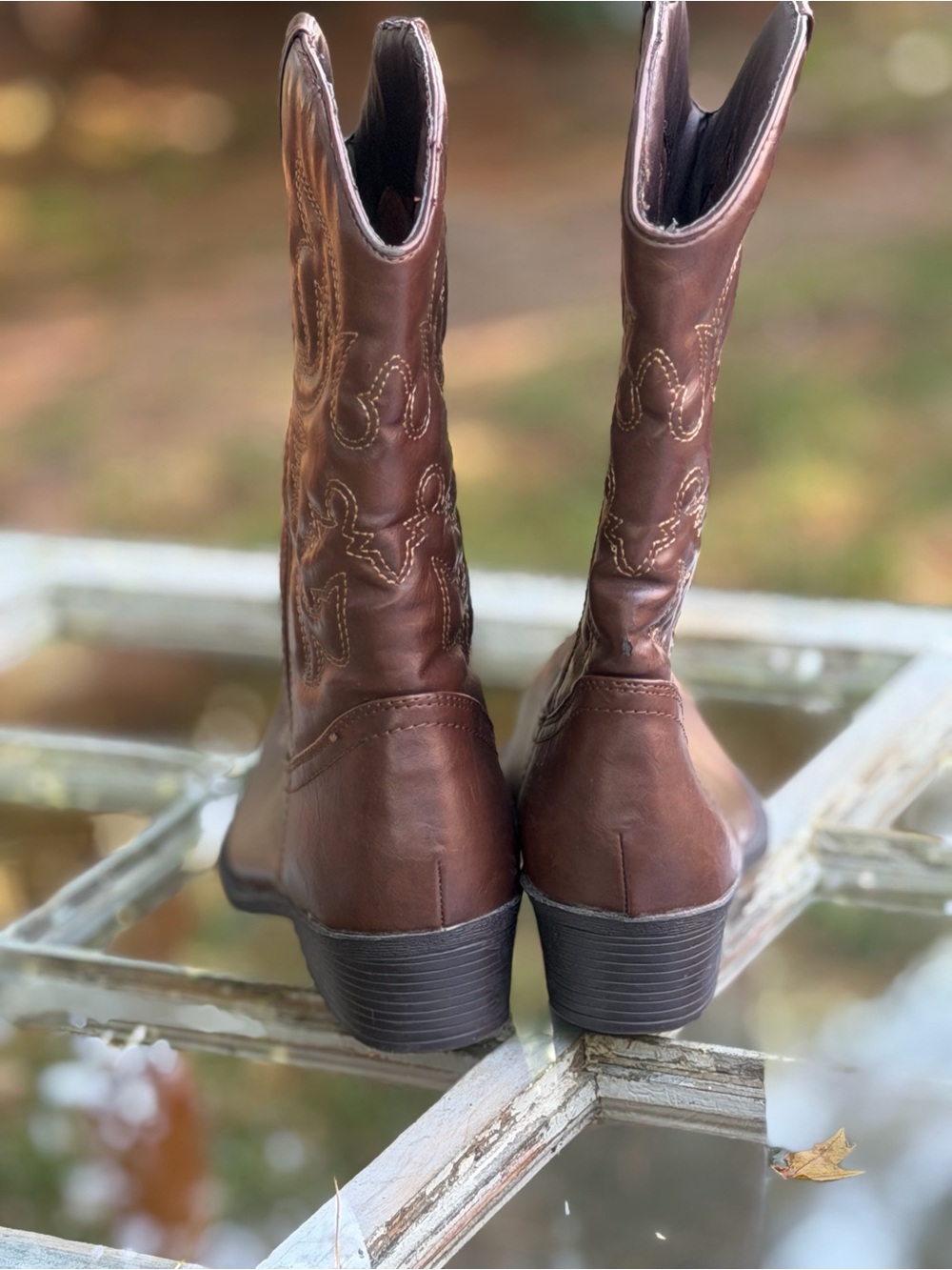 Madden Girl Brown Embroidered Western Heeled Boots- worn once - 8 - Picture 3 of 11